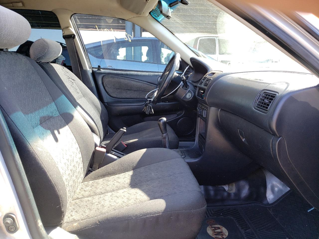 Photo 5 from auction – 2001 TOYOTA COROLLA CE with VIN 1NXBR12E51Z420937
