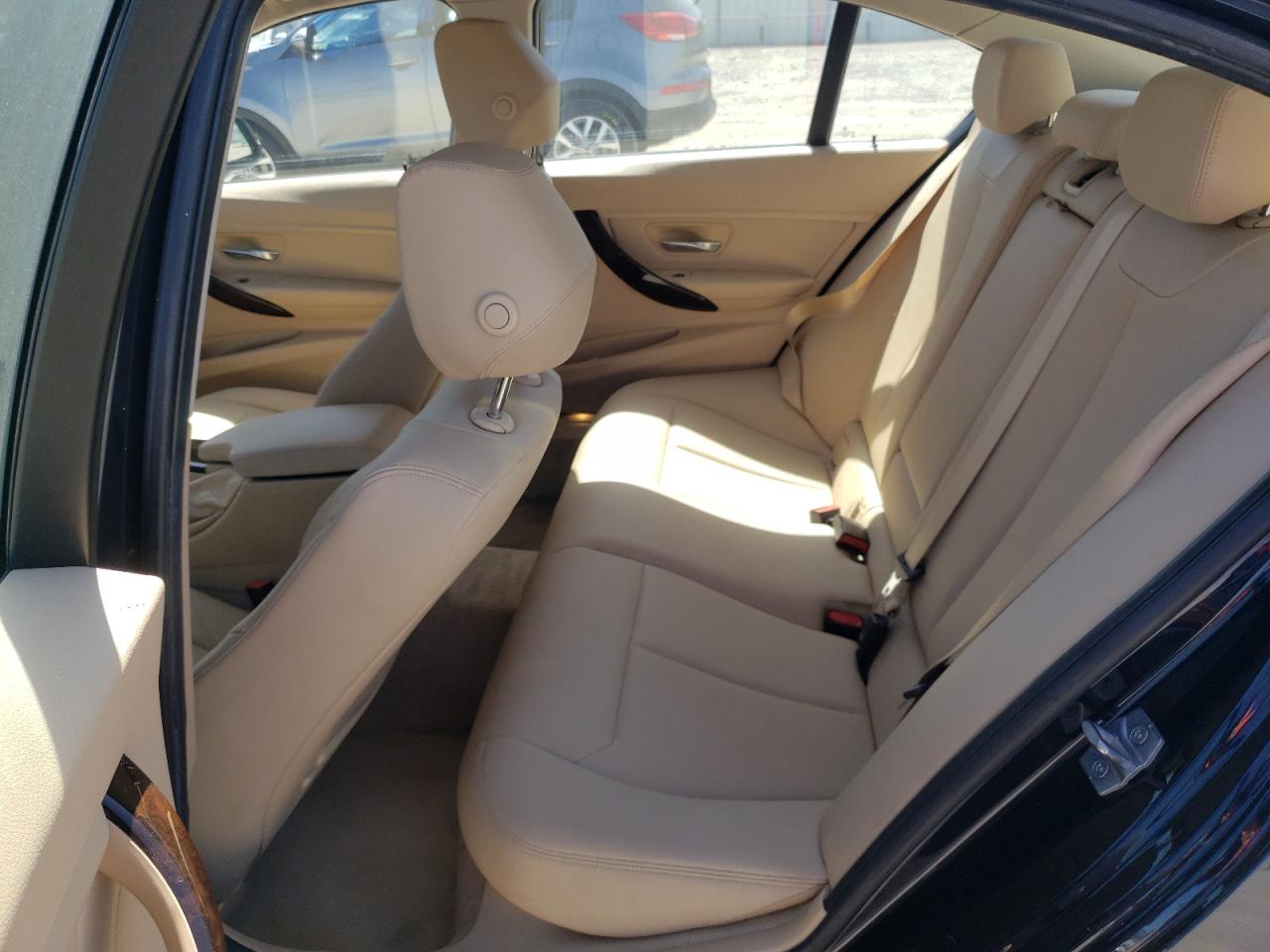 Photo 6 from auction – 2015 BMW 328 I with VIN WBA3A5G53FNS90865