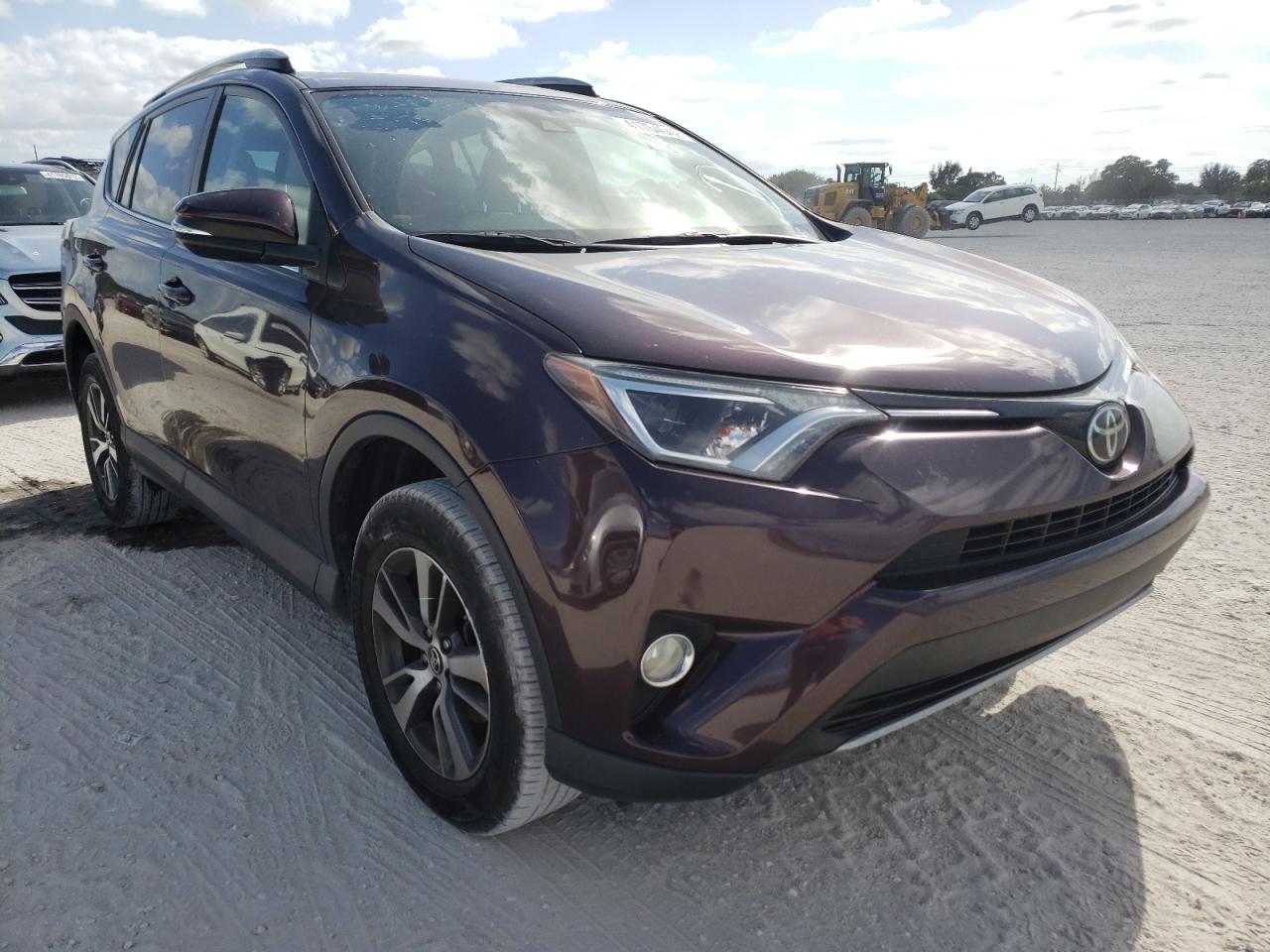 Photo 1 from auction – 2017 TOYOTA RAV4 XLE with VIN 2T3WFREV4HW371705