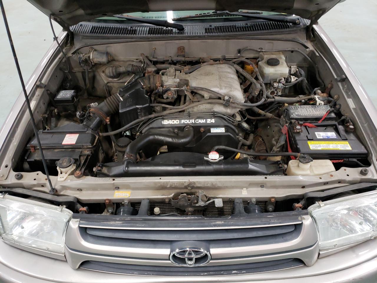 Photo 7 from auction – 2002 TOYOTA 4RUNNER SR with VIN JT3HN86R420367600