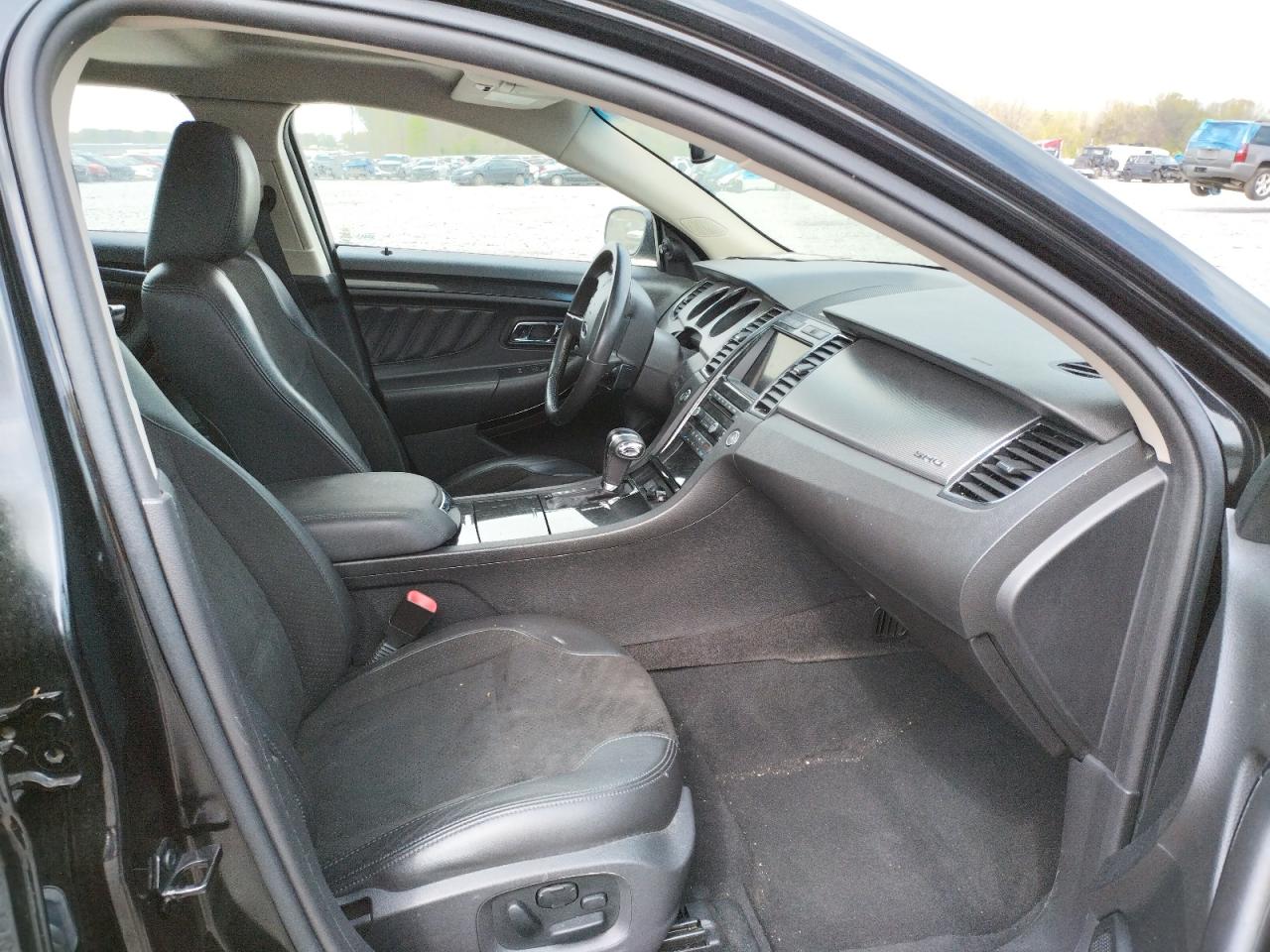 Photo 5 from auction – 2011 FORD TAURUS SHO with VIN 1FAHP2KT1BG121279