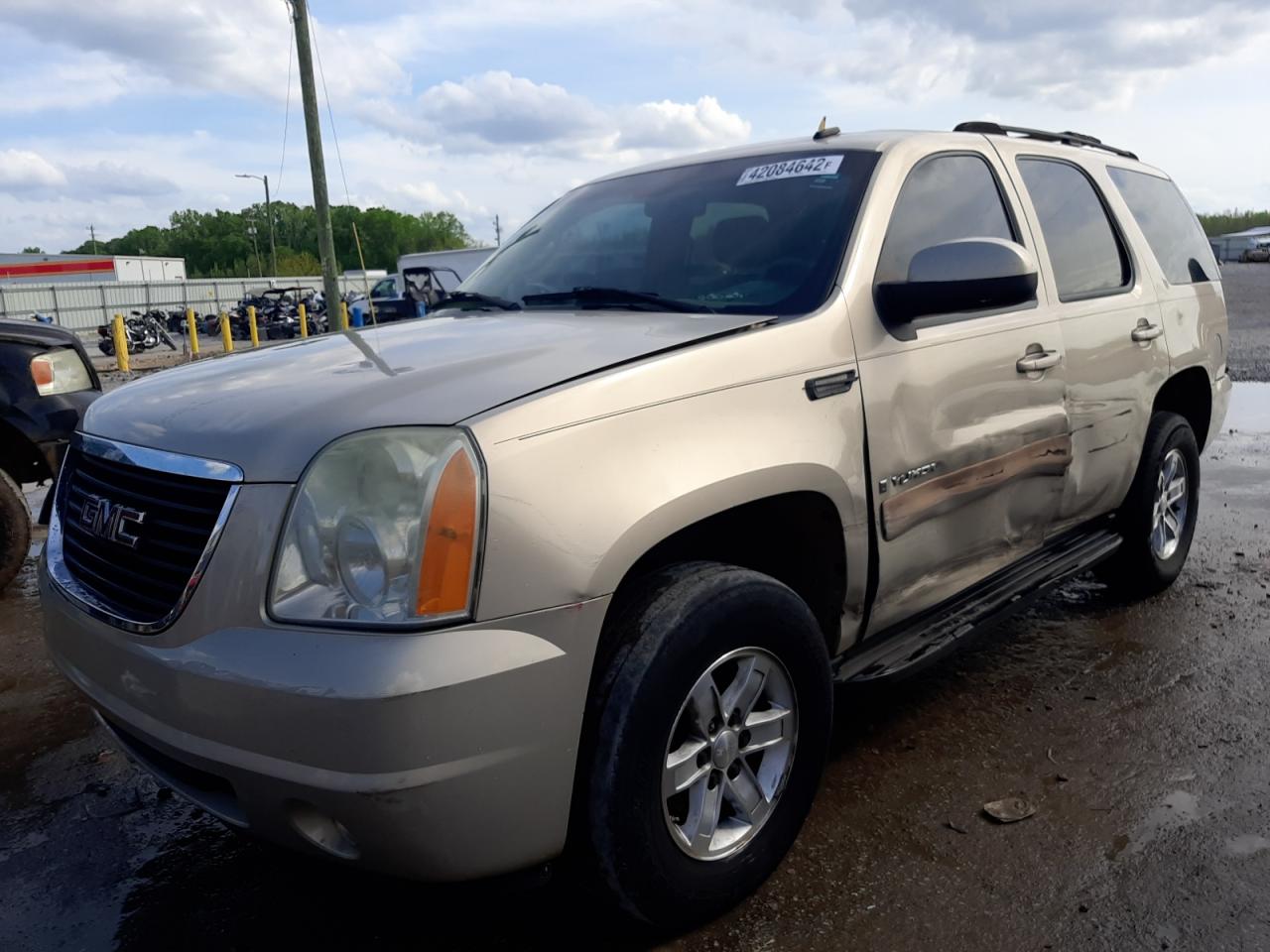 Photo 2 from auction – 2007 GMC YUKON with VIN 1GKFC13027R240454