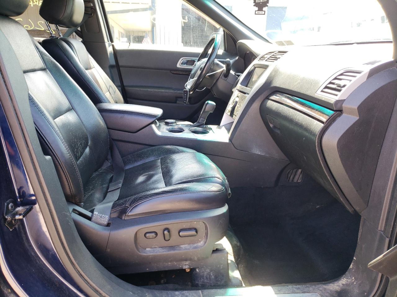 Photo 5 from auction – 2011 FORD EXPLORER L with VIN 1FMHK8F86BGA56071
