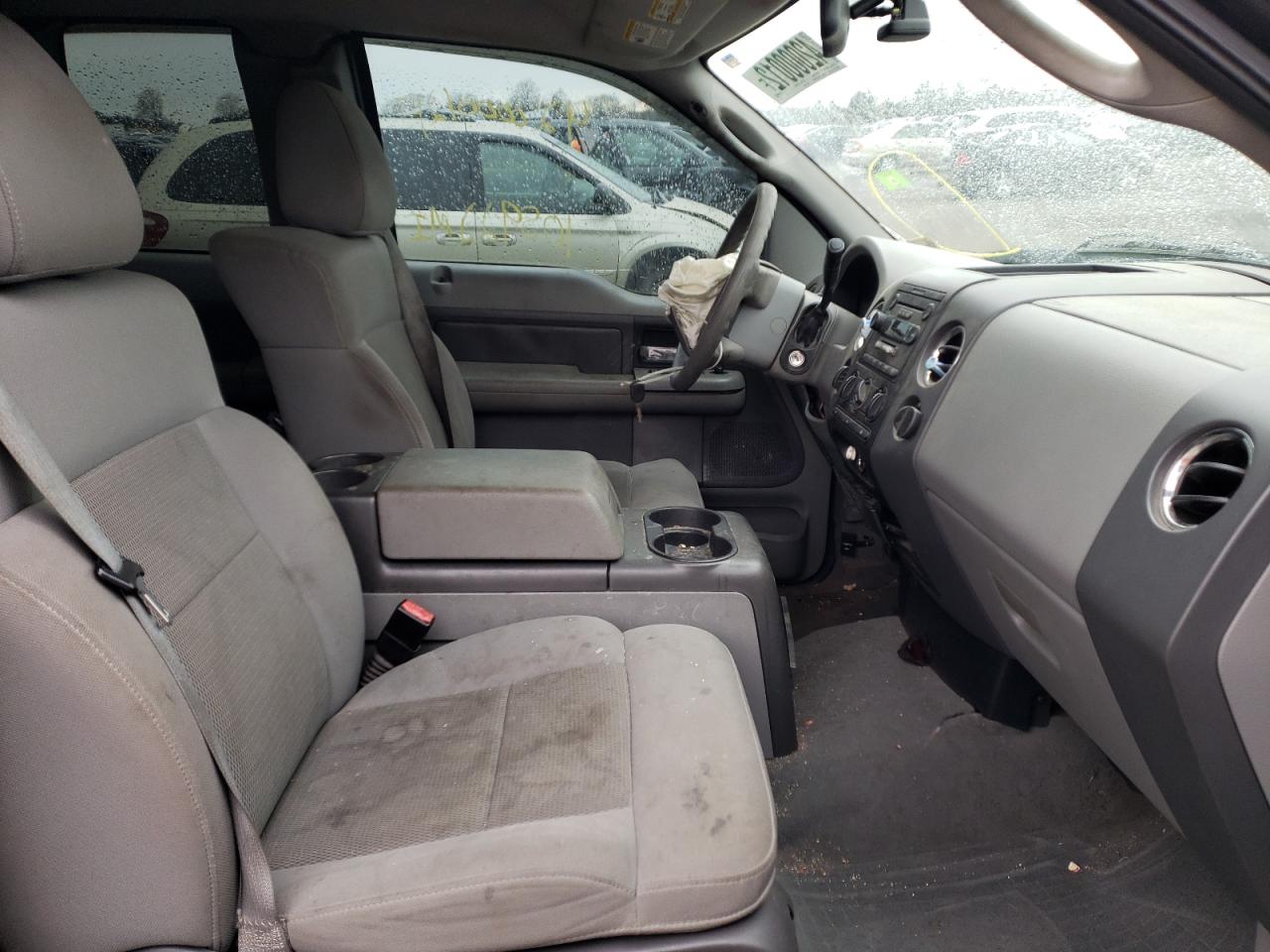 Photo 5 from auction – 2004 FORD F150 with VIN 1FTRX14W34NC00158