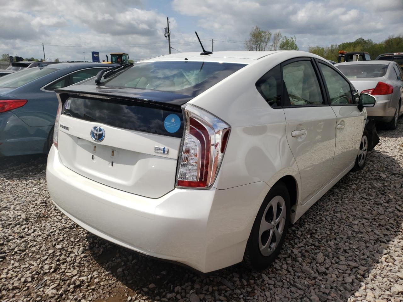 Photo 4 from auction – 2015 TOYOTA PRIUS with VIN JTDKN3DU4F0461932