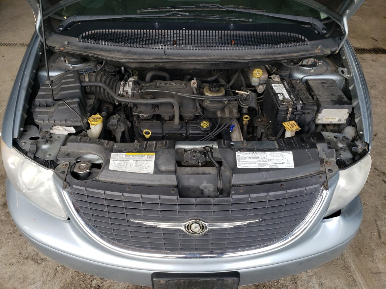 Photo 7 from auction – 2004 CHRYSLER TOWN & COU with VIN 2C8GP64L54R548426