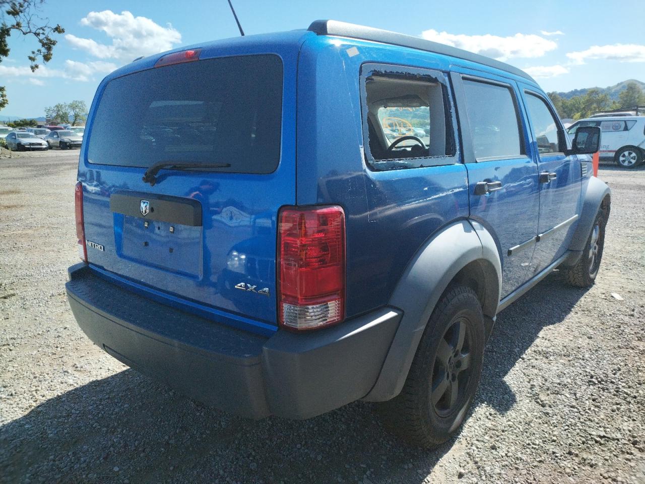 Photo 4 from auction – 2007 DODGE NITRO SXT with VIN 1D8GU28K27W552046