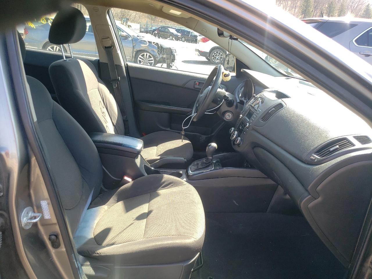 Photo 5 from auction – 2012 KIA FORTE EX with VIN KNAFU4A25C5490333