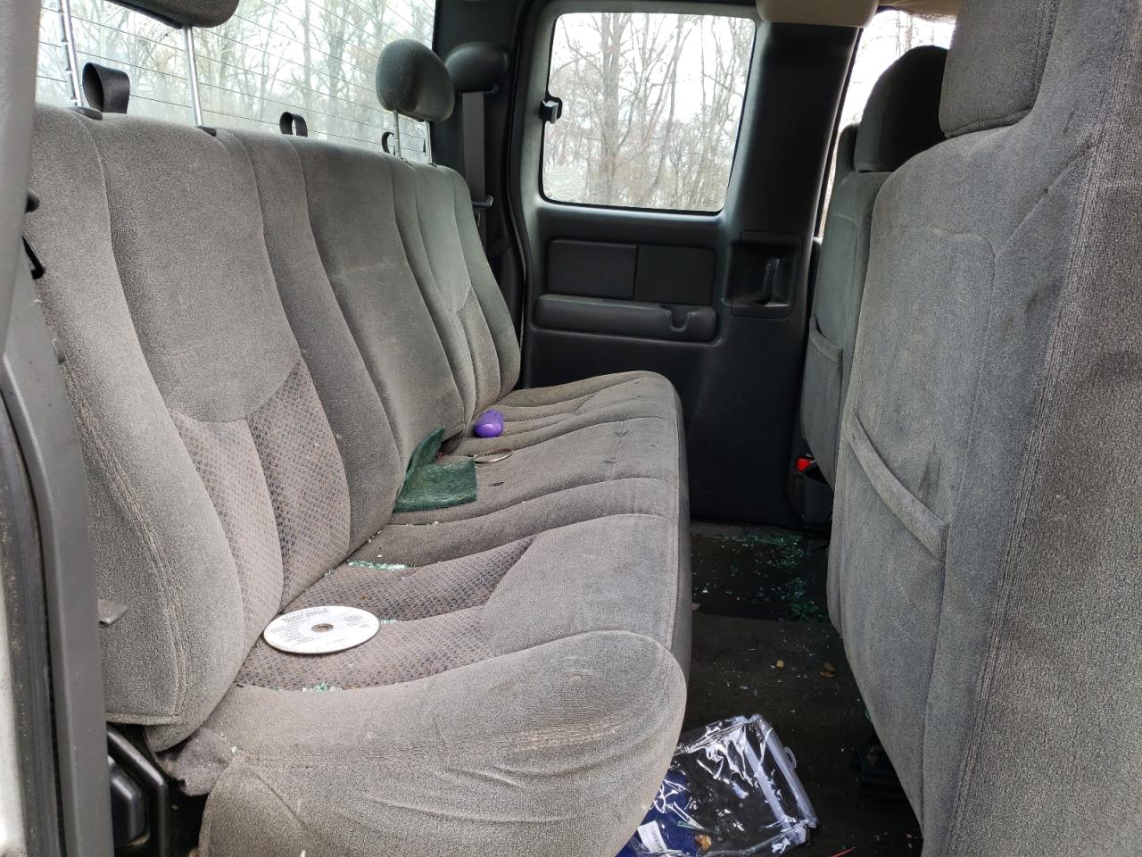 Photo 6 from auction – 2003 CHEVROLET SILVERADO with VIN 1GCEK19V13E218637