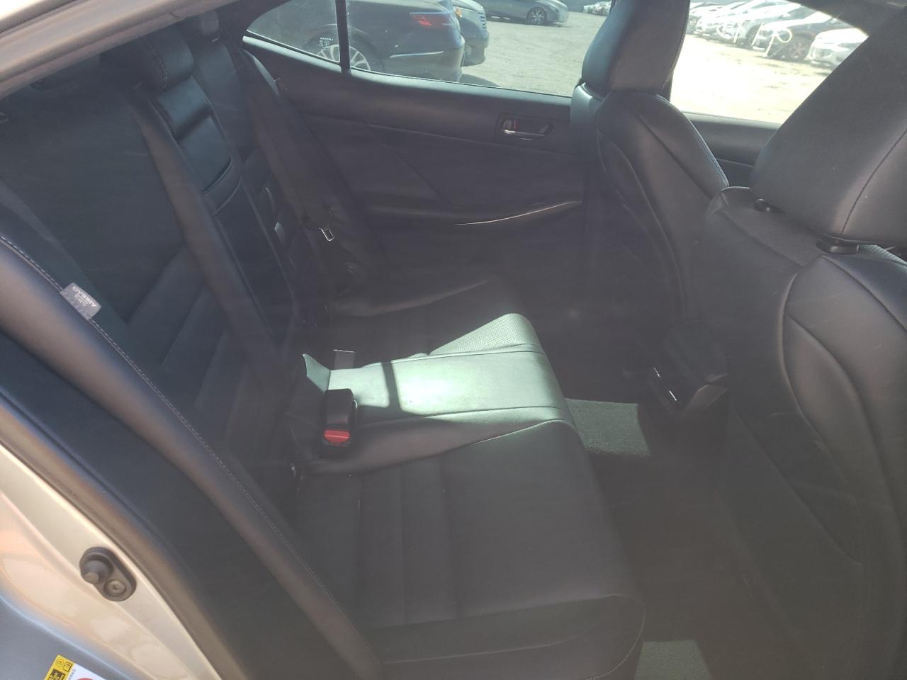 Photo 6 from auction – 2016 LEXUS IS 200T with VIN JTHBA1D20G5024902