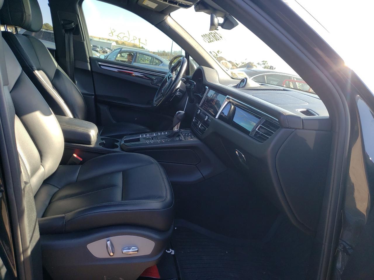 Photo 5 from auction – 2020 PORSCHE MACAN with VIN WP1AA2A53LLB00358