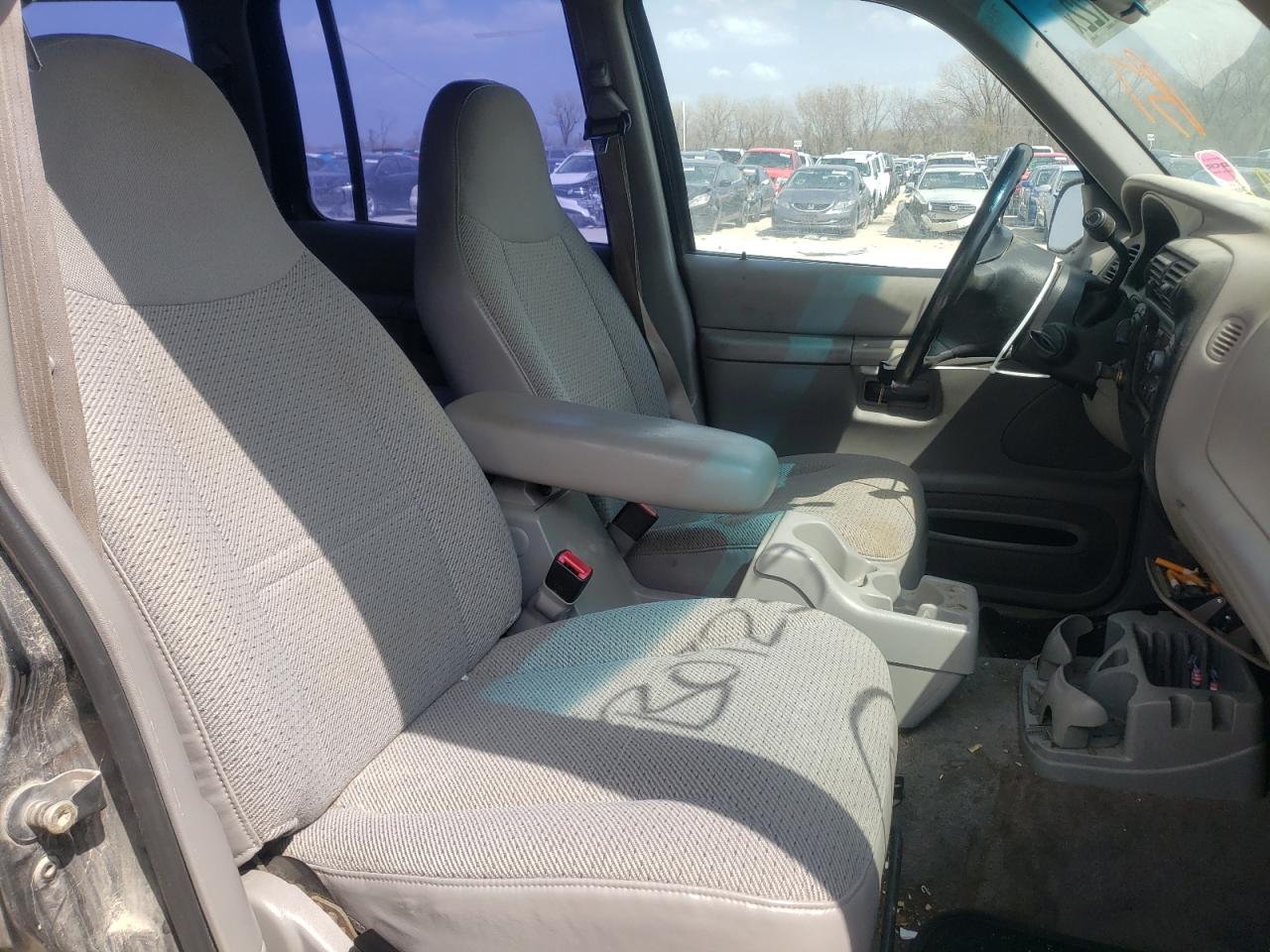 Photo 5 from auction – 1999 FORD EXPLORER with VIN 1FMZU34X0XZB09239