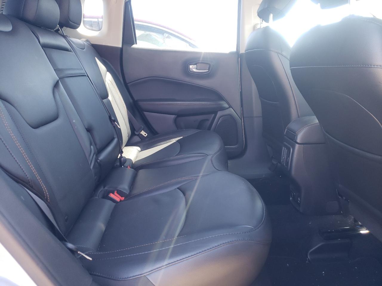 Photo 6 from auction – 2019 JEEP COMPASS LI with VIN 3C4NJDCB9KT817805