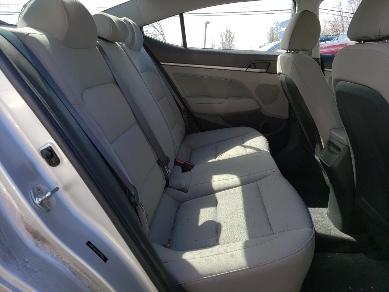 Photo 6 from auction – 2017 HYUNDAI ELANTRA with VIN 5NPD84LF1HH159643