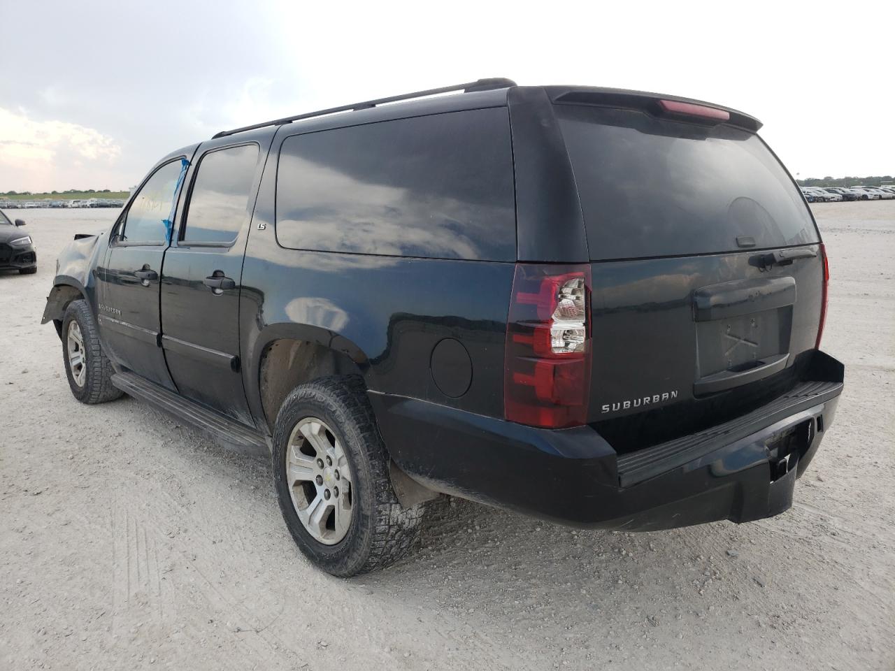 Photo 3 from auction – 2007 CHEVROLET SUBURBAN C with VIN 3GNFC16077G109065