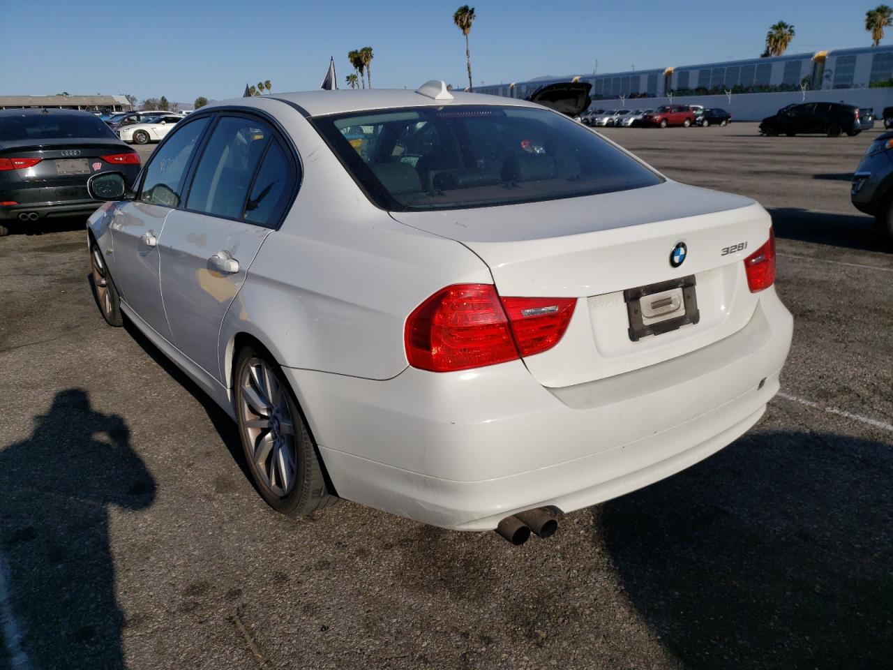 Photo 3 from auction – 2009 BMW 328 I SULE with VIN WBAPH53509A438582