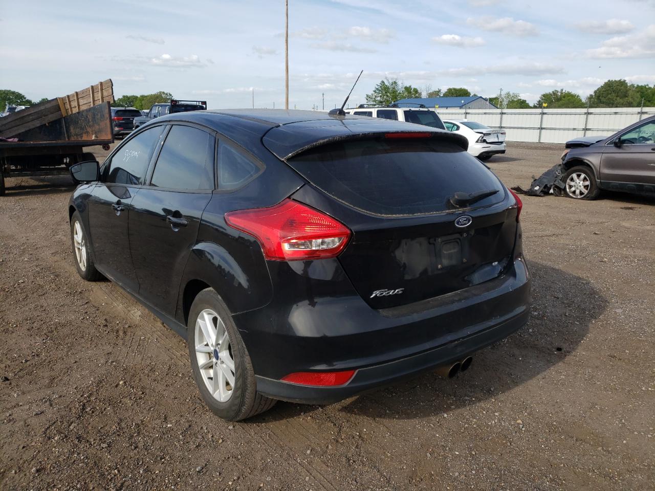 Zdjęcie 3 z aukcji – 2018 FORD FOCUS SE z VIN 1FADP3K29JL214827