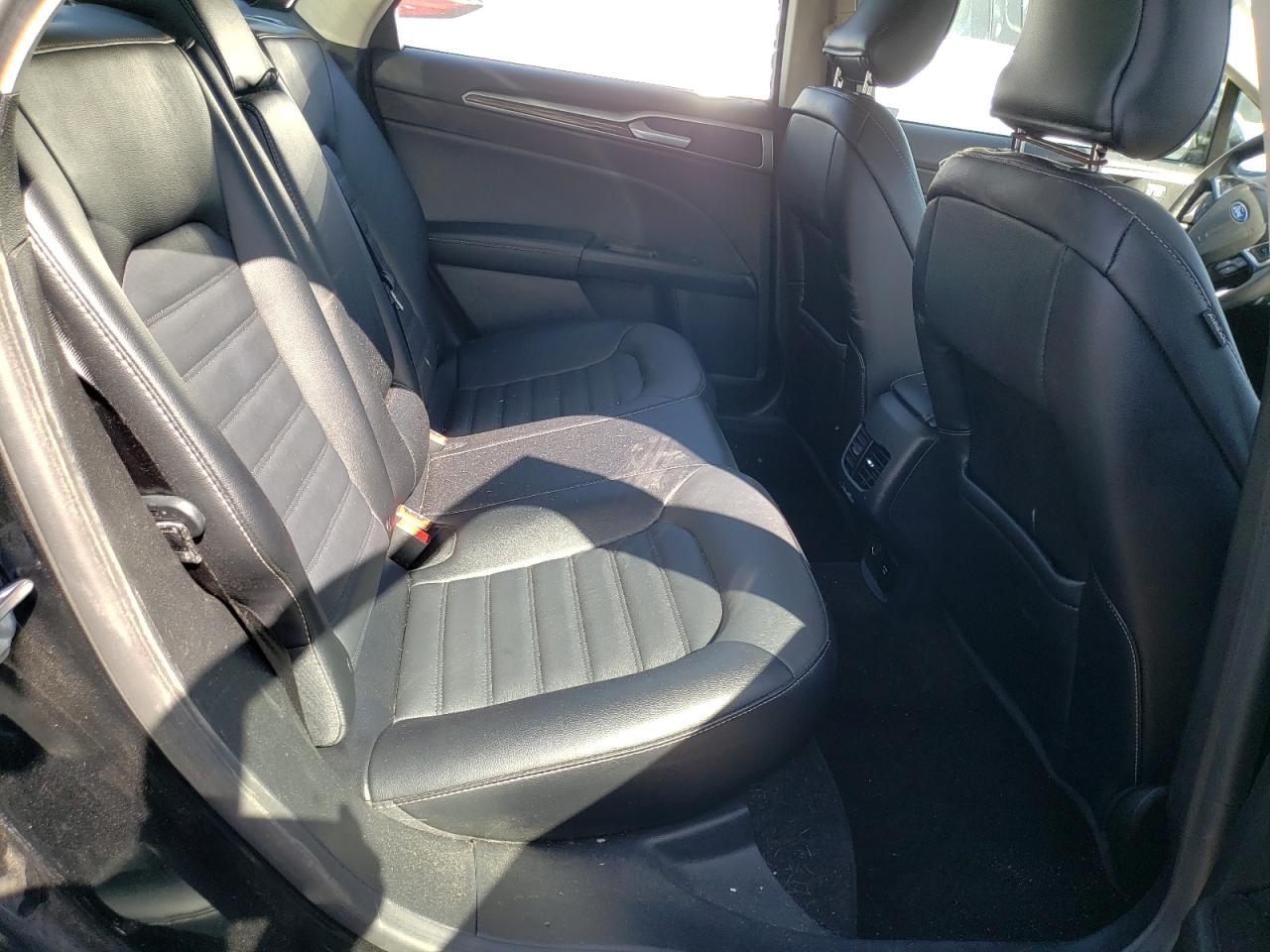Photo 6 from auction – 2017 FORD FUSION SE with VIN 3FA6P0PU5HR368464
