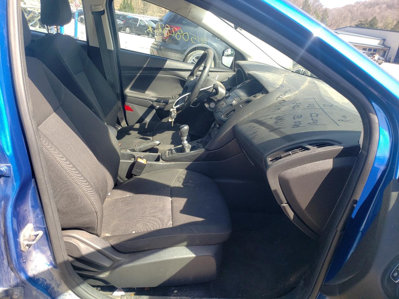 Photo 5 from auction – 2018 FORD FOCUS SE with VIN 1FADP3FE6JL310371