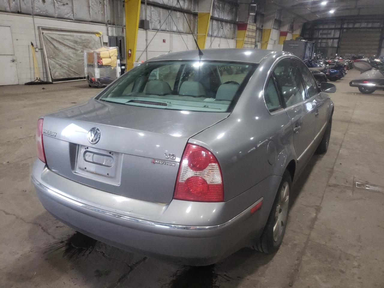 Photo 4 from auction – 2003 VOLKSWAGEN PASSAT GLX with VIN WVWTH63B13P041805