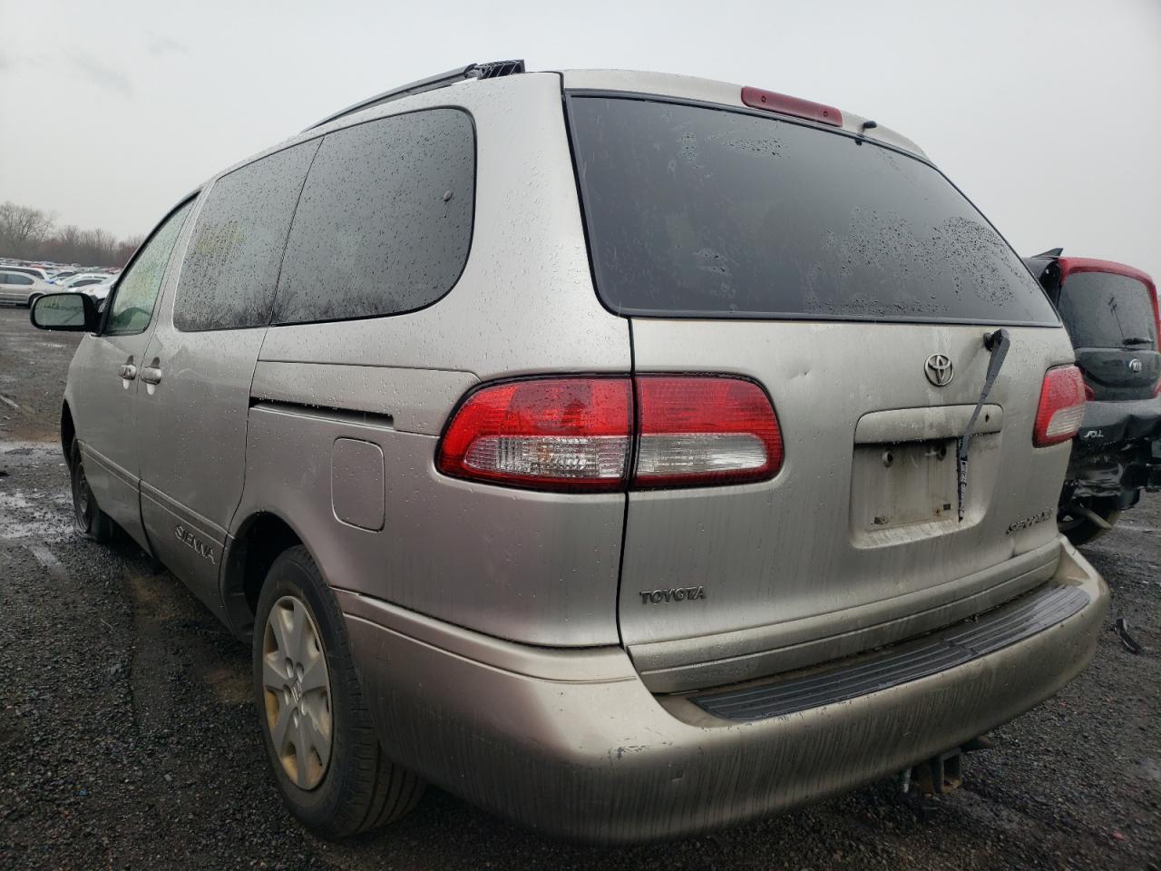 Photo 3 from auction – 2001 TOYOTA SIENNA LE with VIN 4T3ZF13C41U324504