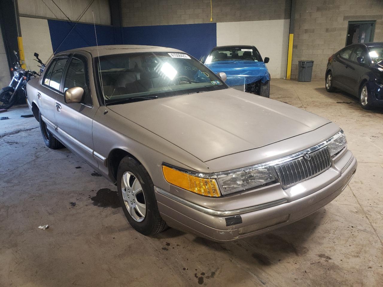 Photo 1 from auction – 1994 MERCURY GRAND MARQ with VIN 2MELM74W4RX682368