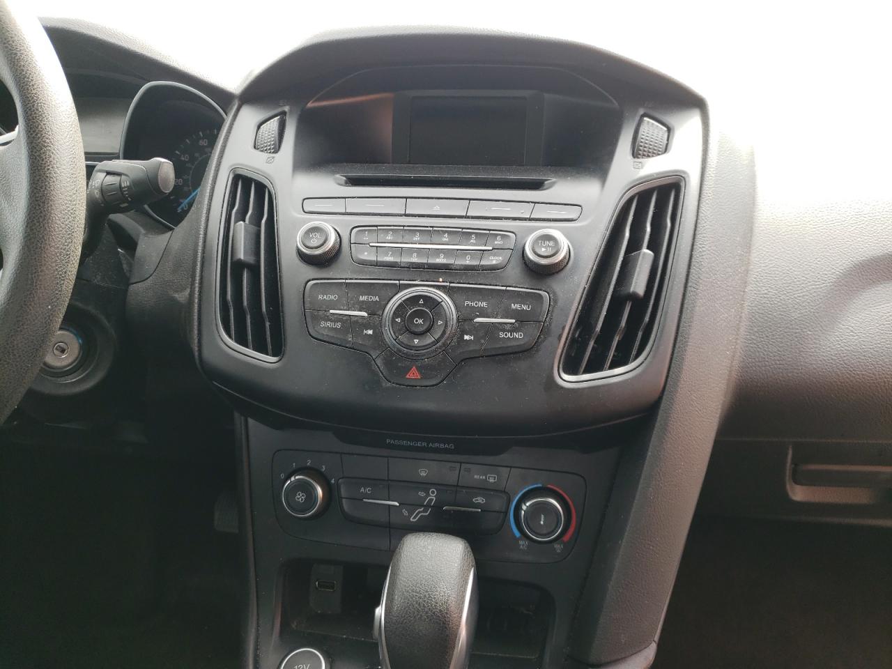 Photo 9 from auction – 2017 FORD FOCUS SE with VIN 1FADP3F25HL301645