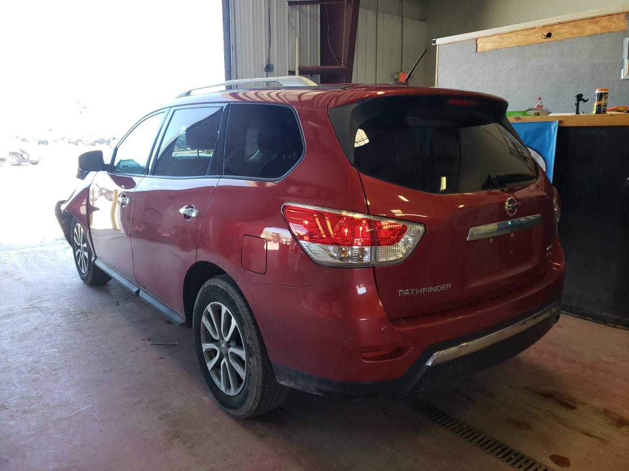 Photo 3 from auction – 2016 NISSAN PATHFINDER with VIN 5N1AR2MM0GC632942