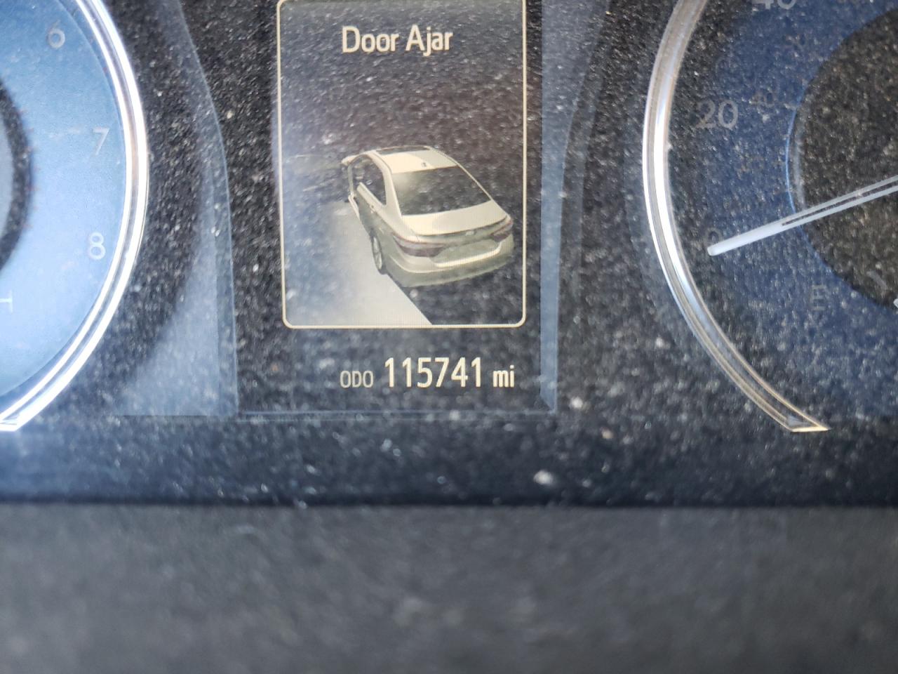 Photo 8 from auction – 2017 TOYOTA CAMRY LE with VIN 4T1BF1FK0HU443822