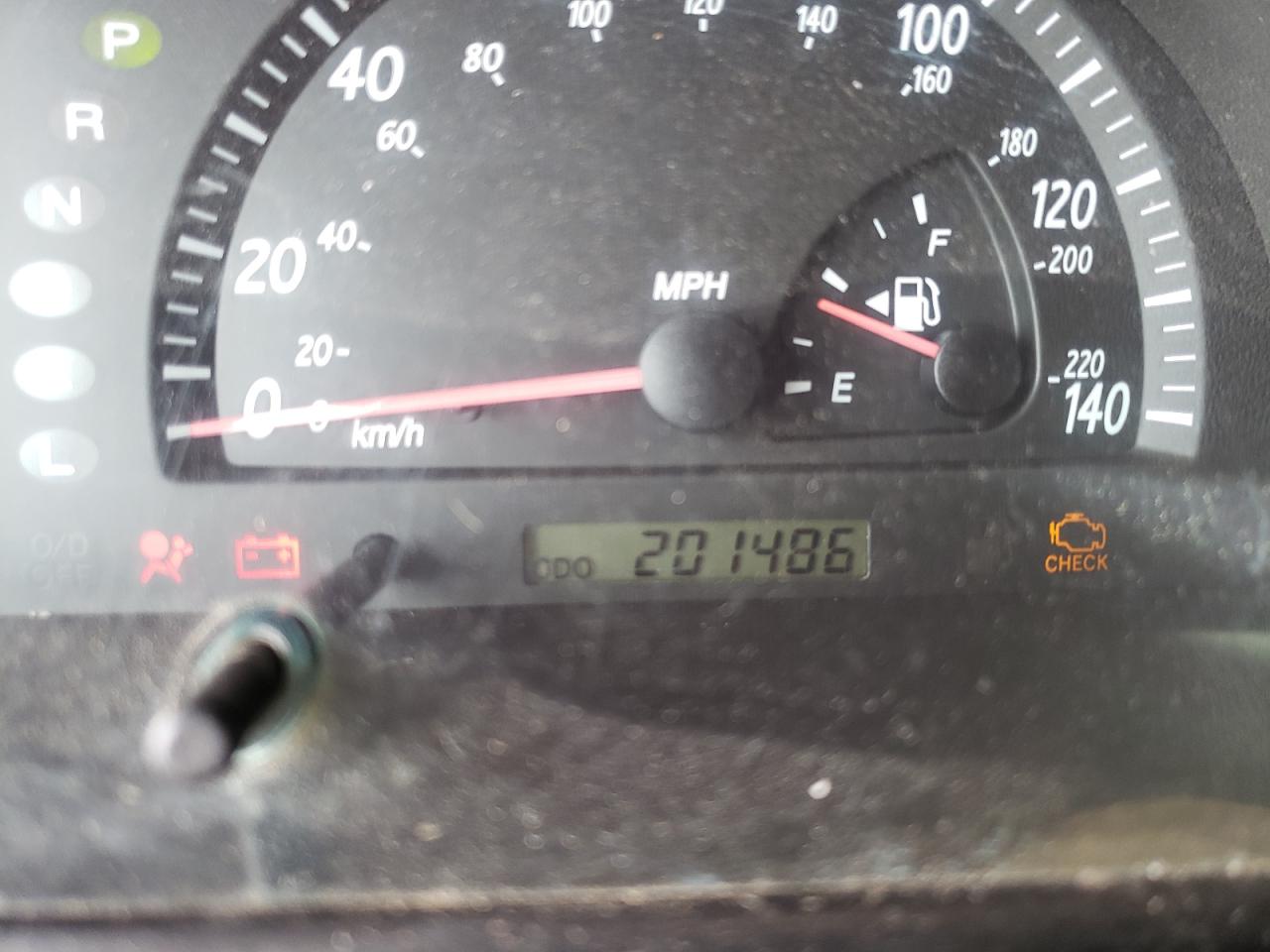 Photo 8 from auction – 2003 TOYOTA CAMRY LE with VIN 4T1BE30K83U747562