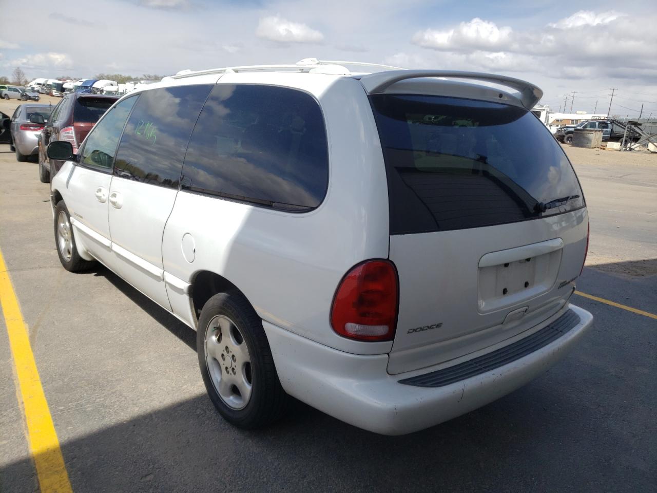 صورة رقم 3 من المزاد - 2000 DODGE GRAND CARA مع VIN 1B4GP74L6YB596560