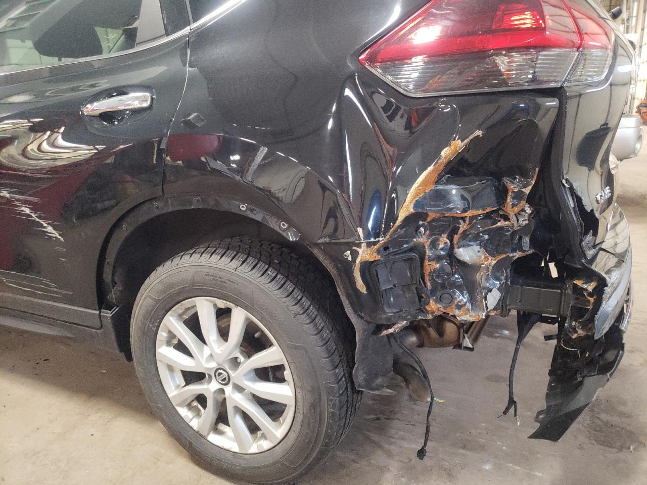 Photo 9 from auction – 2018 NISSAN ROGUE S with VIN KNMAT2MV9JP533874