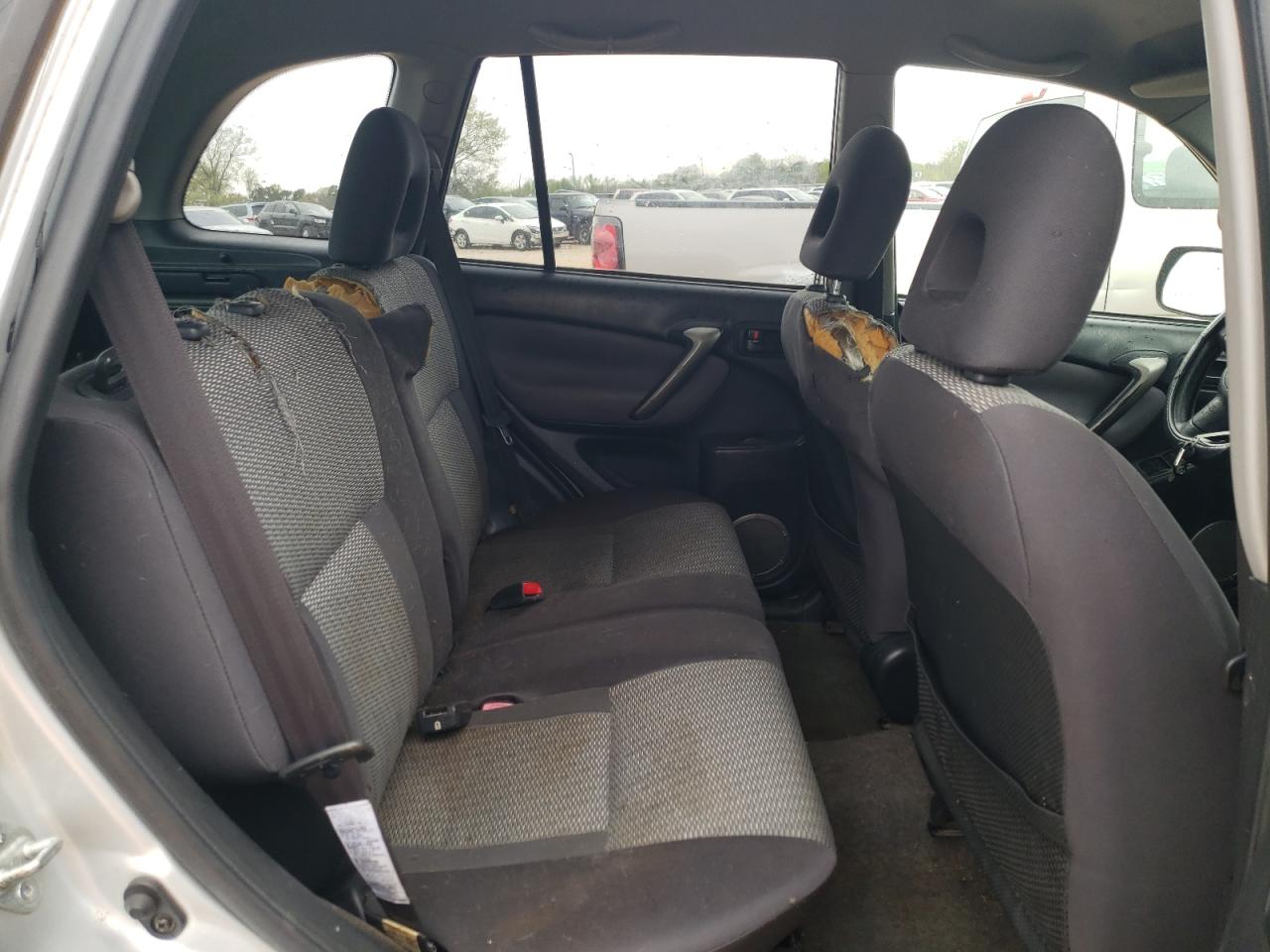 Photo 6 from auction – 2005 TOYOTA RAV4 with VIN JTEGD20V850074201