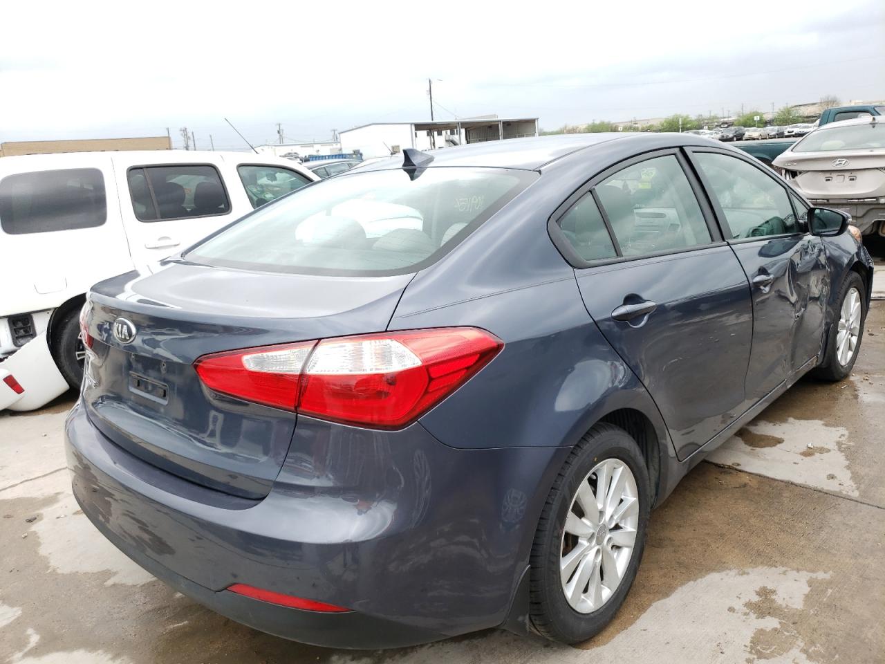 Photo 4 from auction – 2014 KIA FORTE LX with VIN KNAFX4A6XE5115583