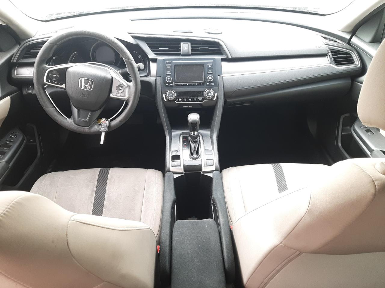 Photo 20 from auction – 2017 HONDA CIVIC LX with VIN 19XFC2F52HE032547