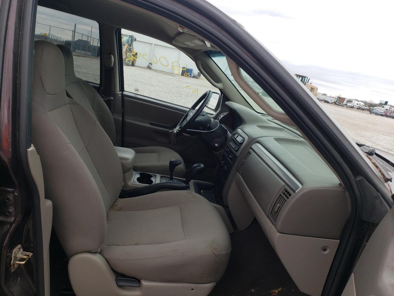 Photo 5 from auction – 2004 JEEP GRAND CHER with VIN 1J4GW48S84C267590