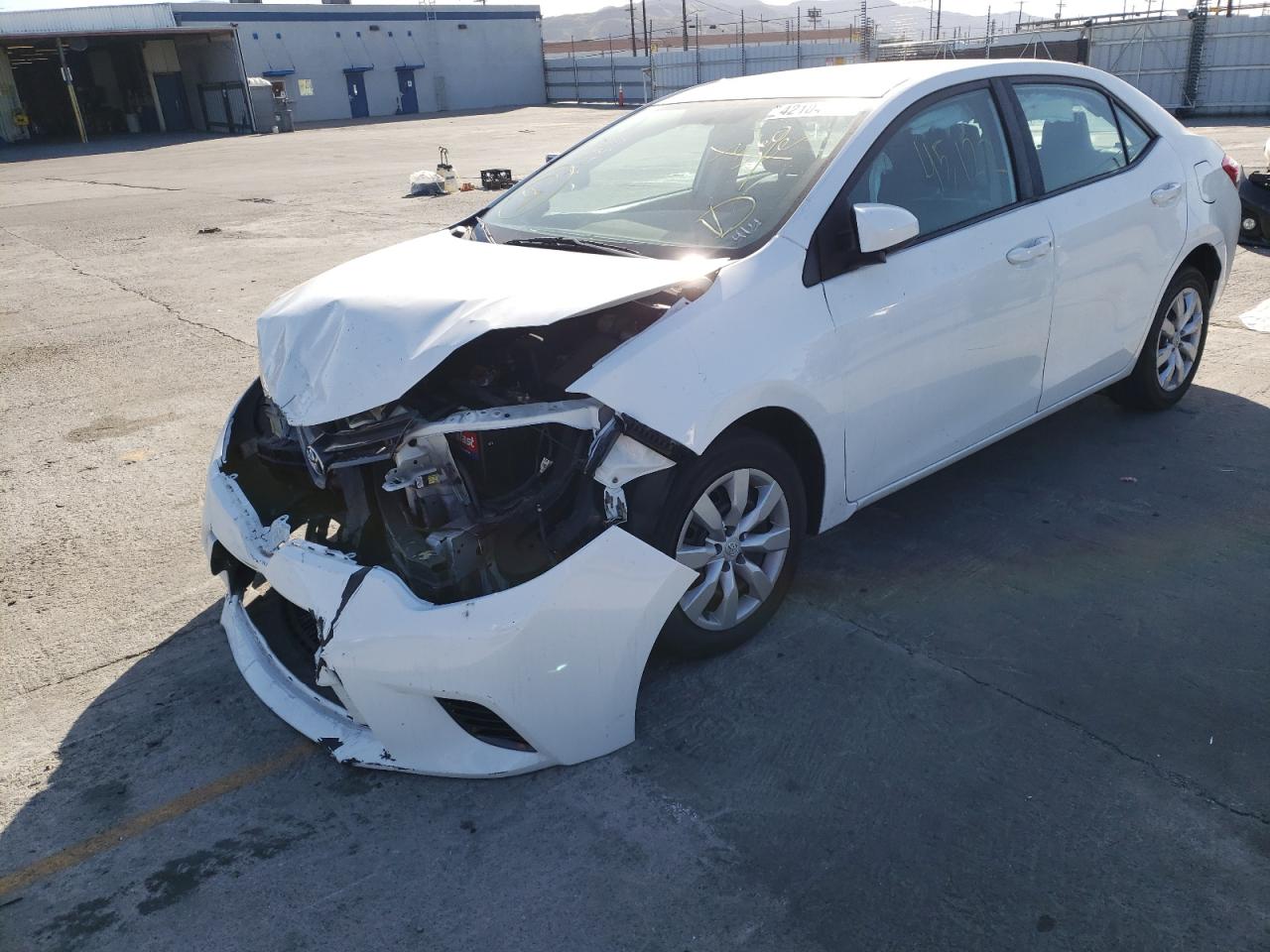 Photo 2 from auction – 2015 TOYOTA COROLLA L with VIN 5YFBURHE2FP359057