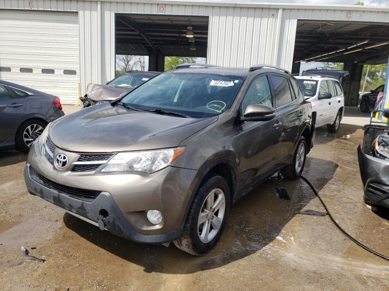 Photo 2 from auction – 2014 TOYOTA RAV4 XLE with VIN 2T3WFREV1EW084947