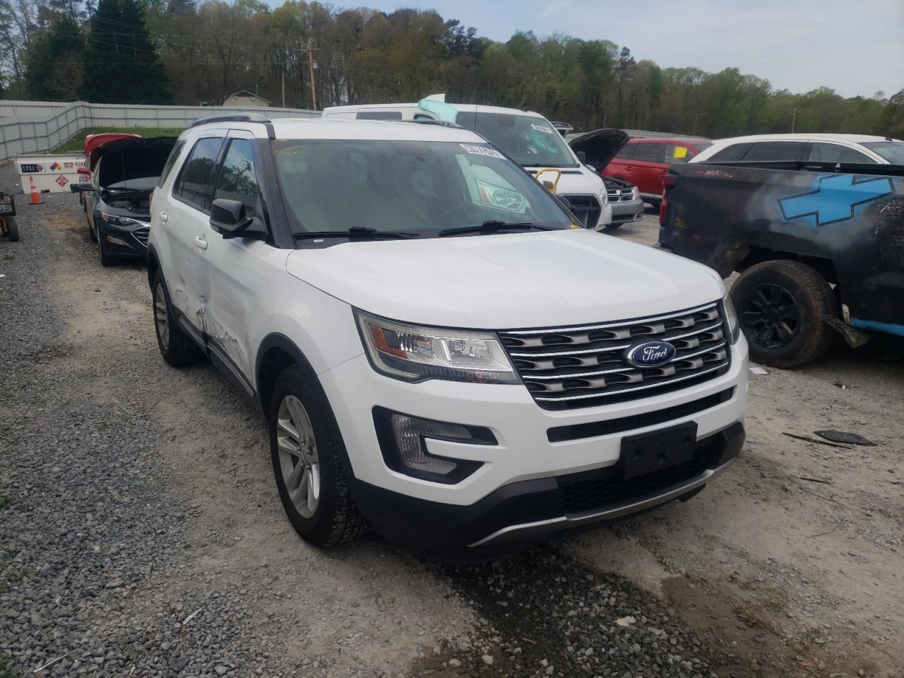 FORD EXPLORER X 2017 مع رقم تعريف المركبة 1FM5K7D89HGC99818 - صورة من المزاد