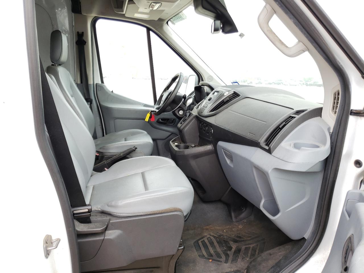 Photo 5 from auction – 2016 FORD TRANSIT T- with VIN 1FTYR2CM4GKB18408