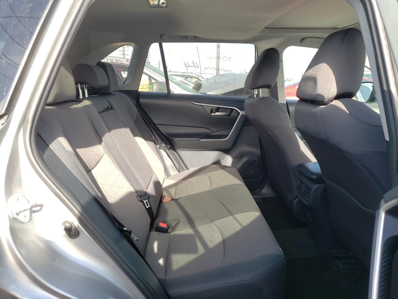 Photo 6 from auction – 2019 TOYOTA RAV4 XLE with VIN 2T3P1RFVXKC013342