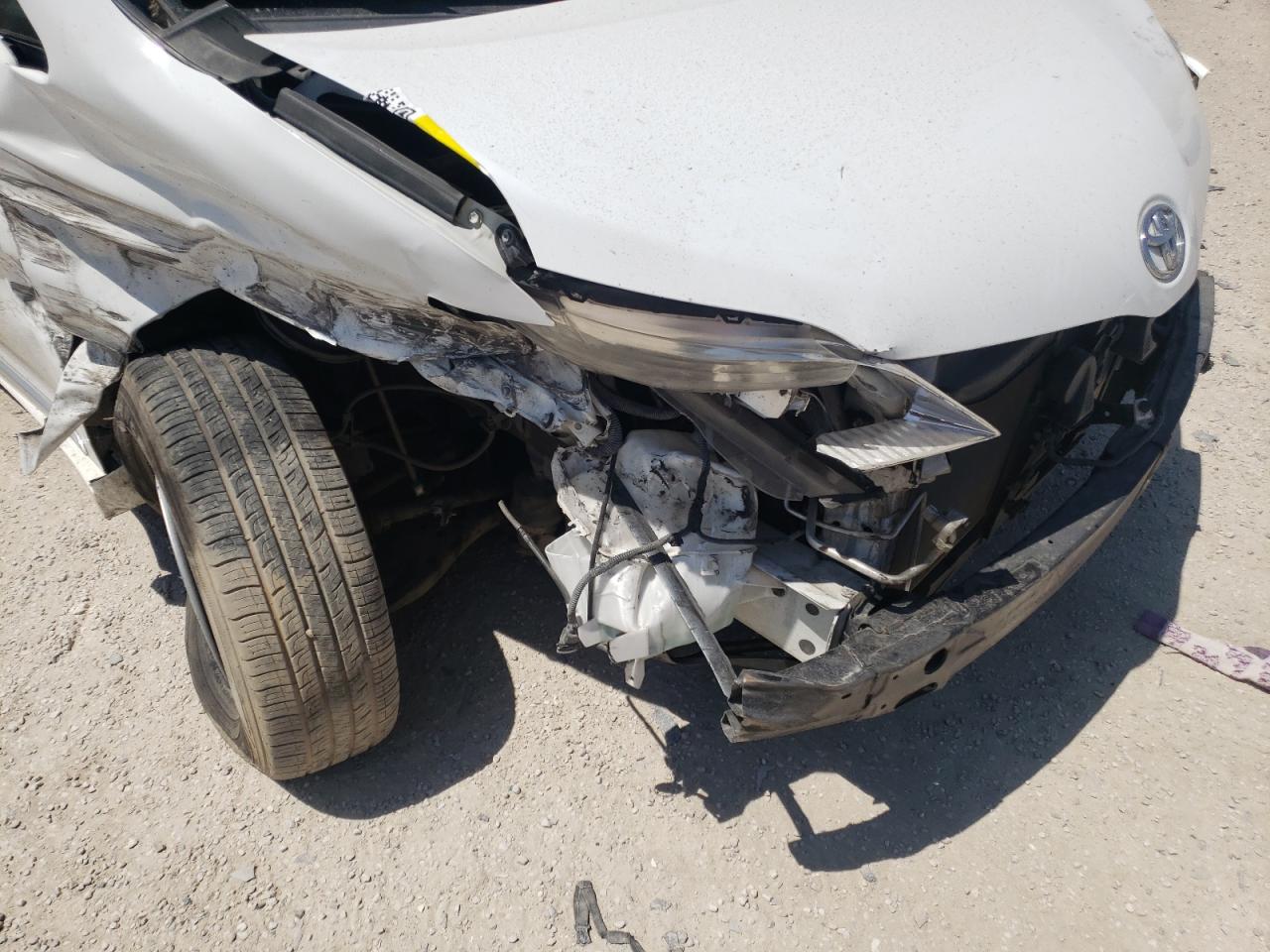 Photo 9 from auction – 2017 TOYOTA SIENNA LE with VIN 5TDKZ3DC0HS867301