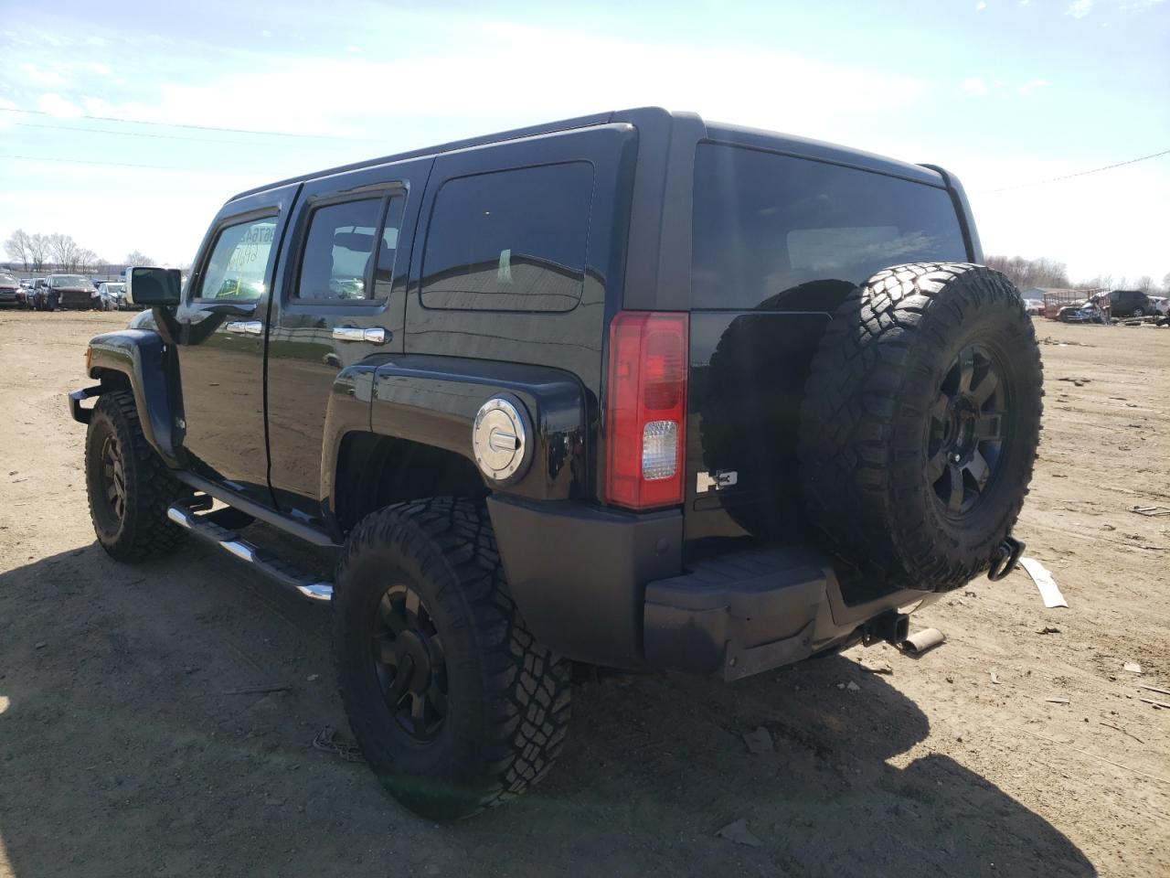 Photo 3 from auction – 2007 HUMMER H3 with VIN 5GTDN13E578239175