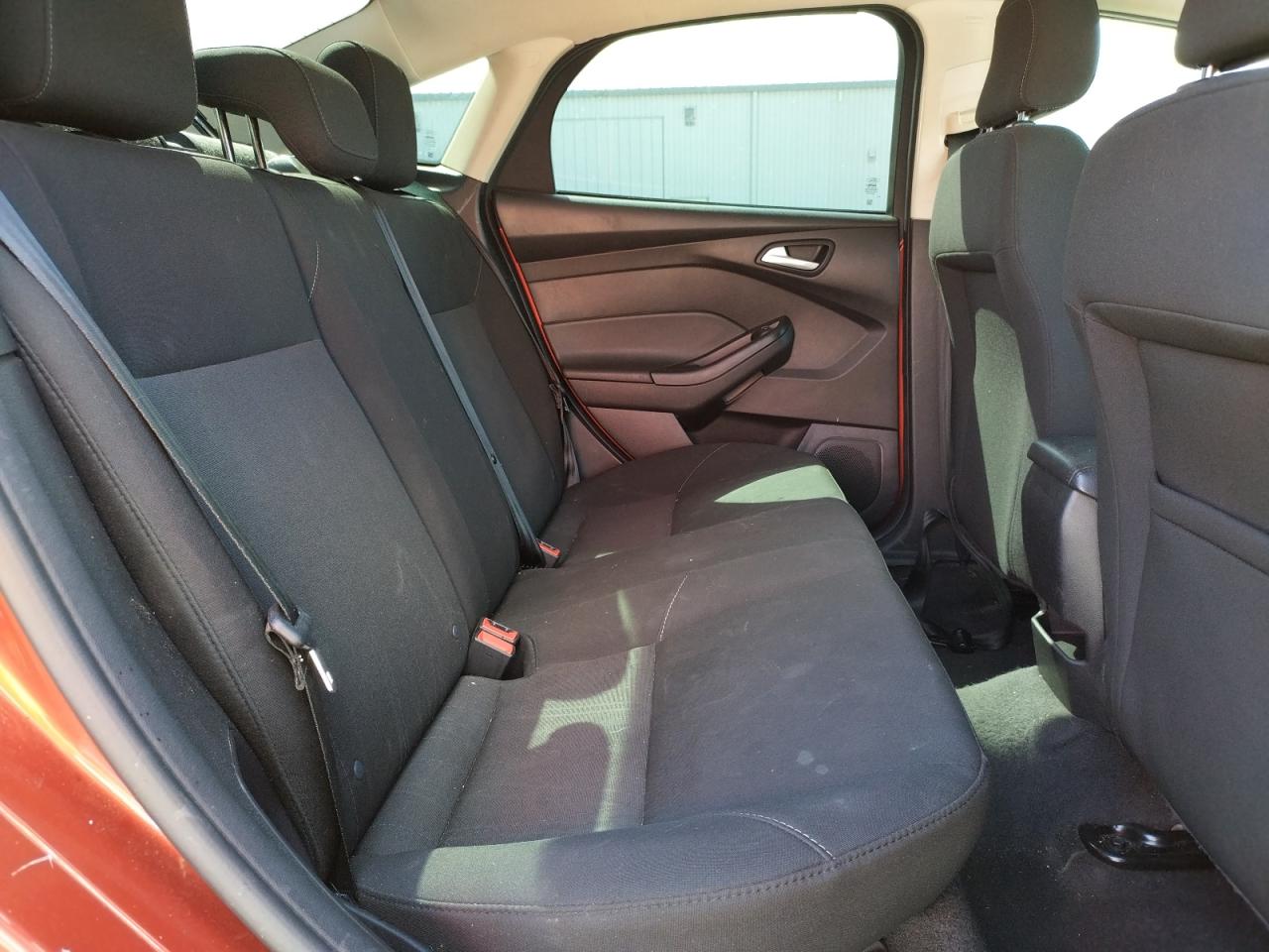 Photo 6 from auction – 2018 FORD FOCUS SE with VIN 1FADP3FE4JL261073