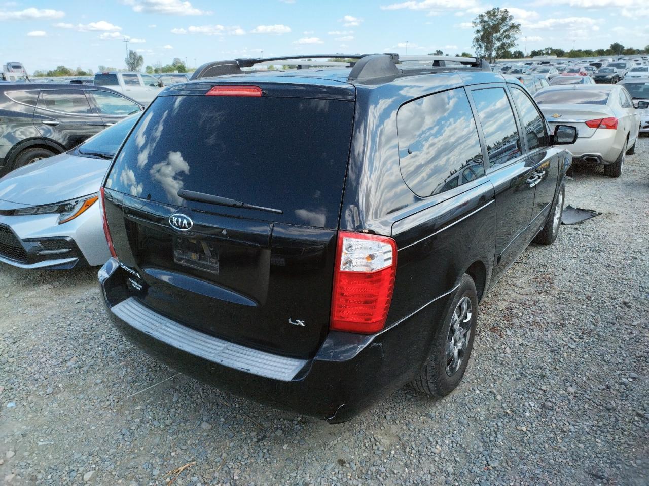 Photo 4 from auction – 2007 KIA SEDONA EX with VIN KNDMB233176180688