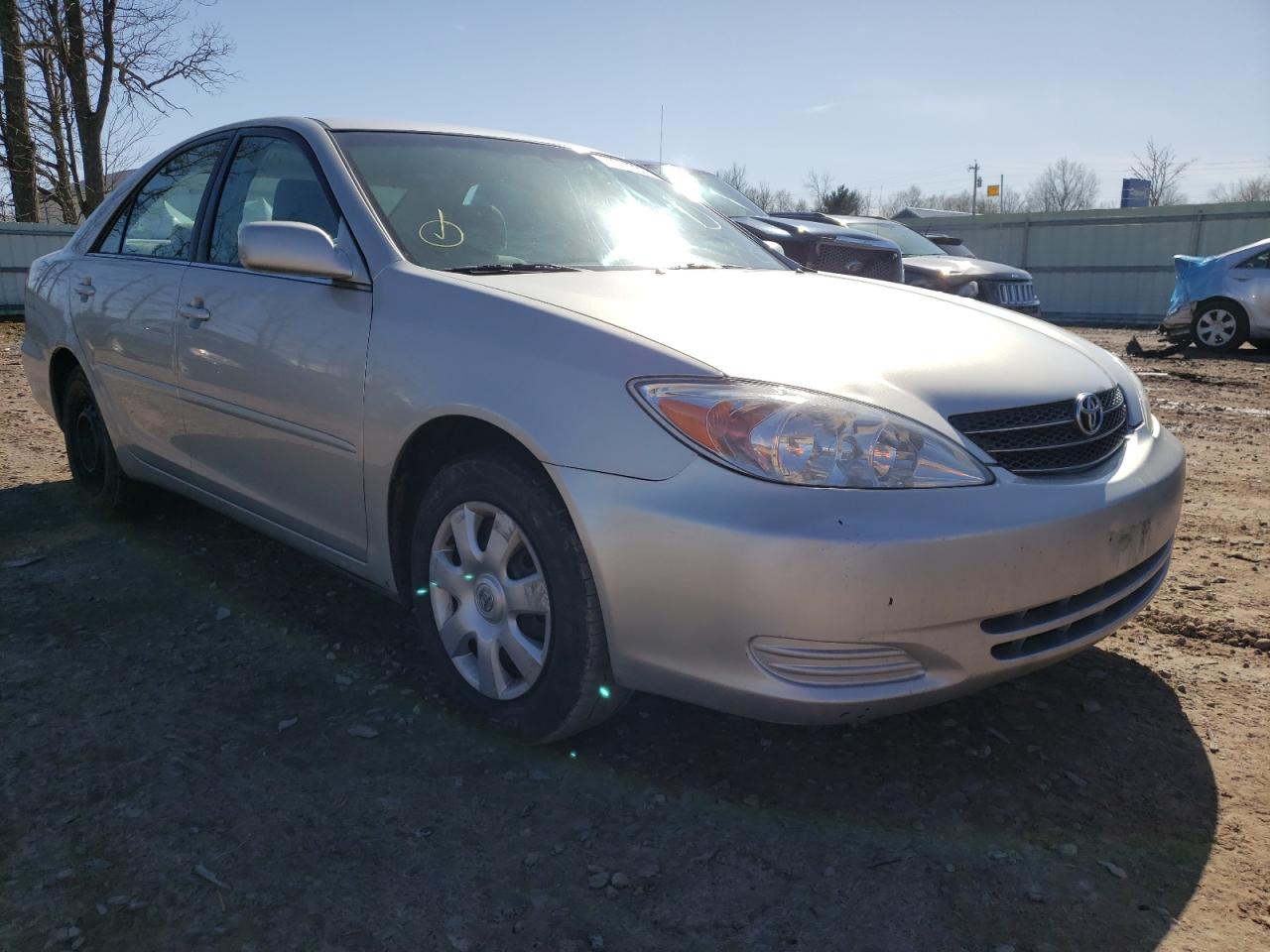 TOYOTA CAMRY LE 2003 with VIN 4T1BE32K13U738022 - Photo from auction
