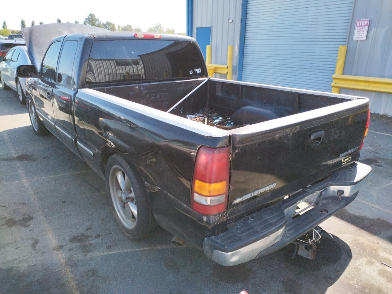 Photo 3 from auction – 2002 CHEVROLET SILVERADO with VIN 2GCEC19T221303773