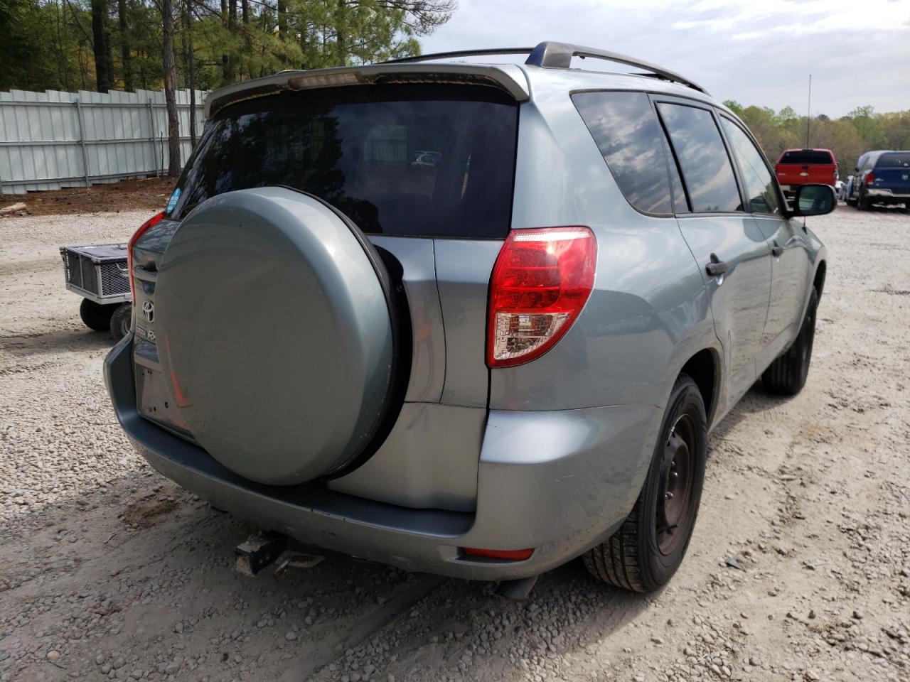 Photo 4 from auction – 2007 TOYOTA RAV4 with VIN JTMZD33V876052567