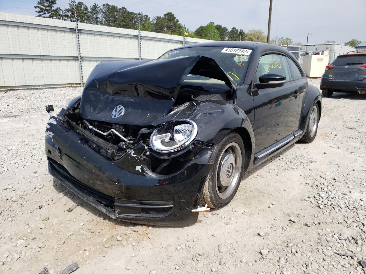 Photo 2 from auction – 2013 VOLKSWAGEN BEETLE with VIN 3VWJX7AT7DM613198