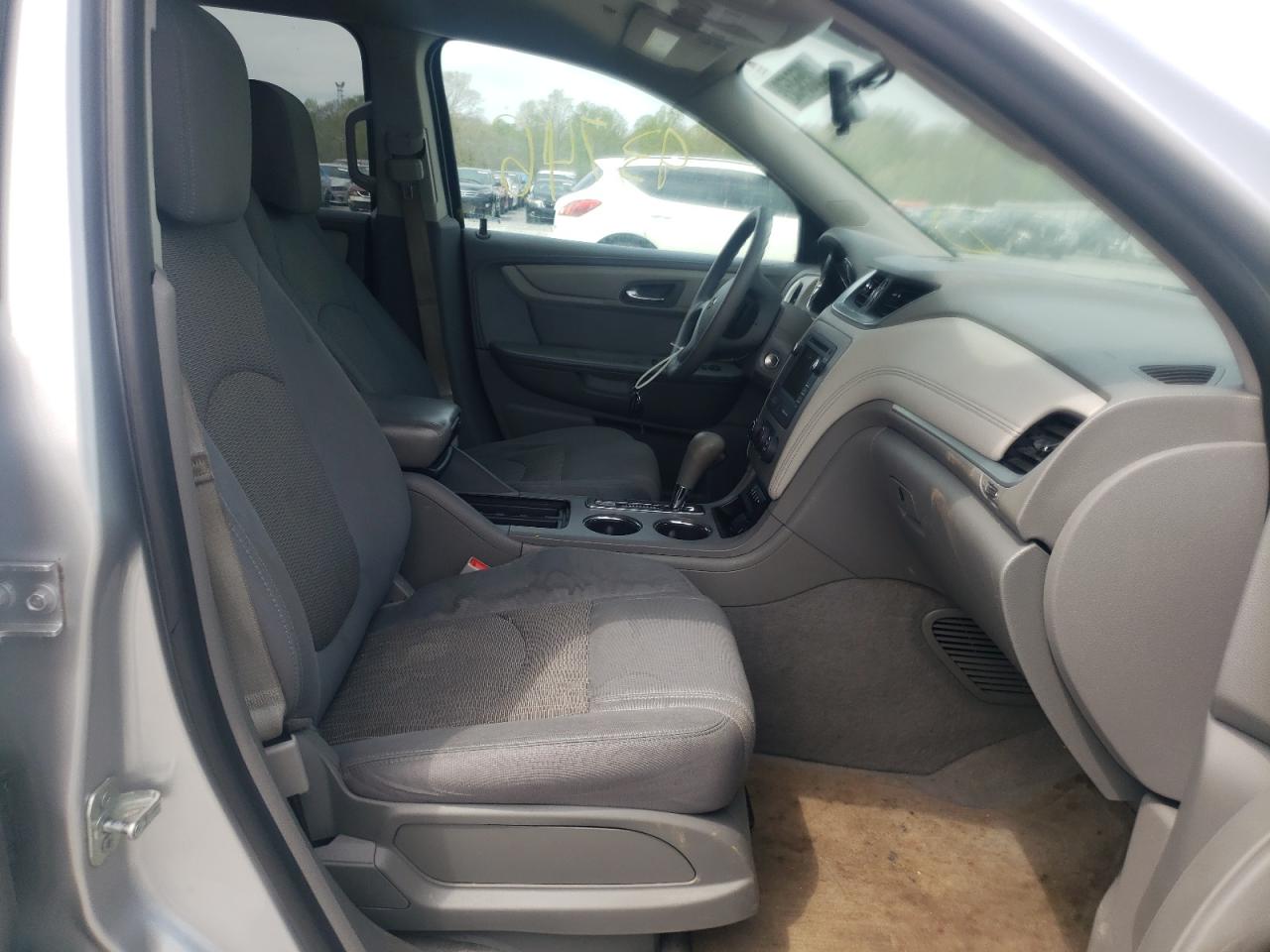 Photo 5 from auction – 2015 CHEVROLET TRAVERSE L with VIN 1GNKRFKD0FJ193830